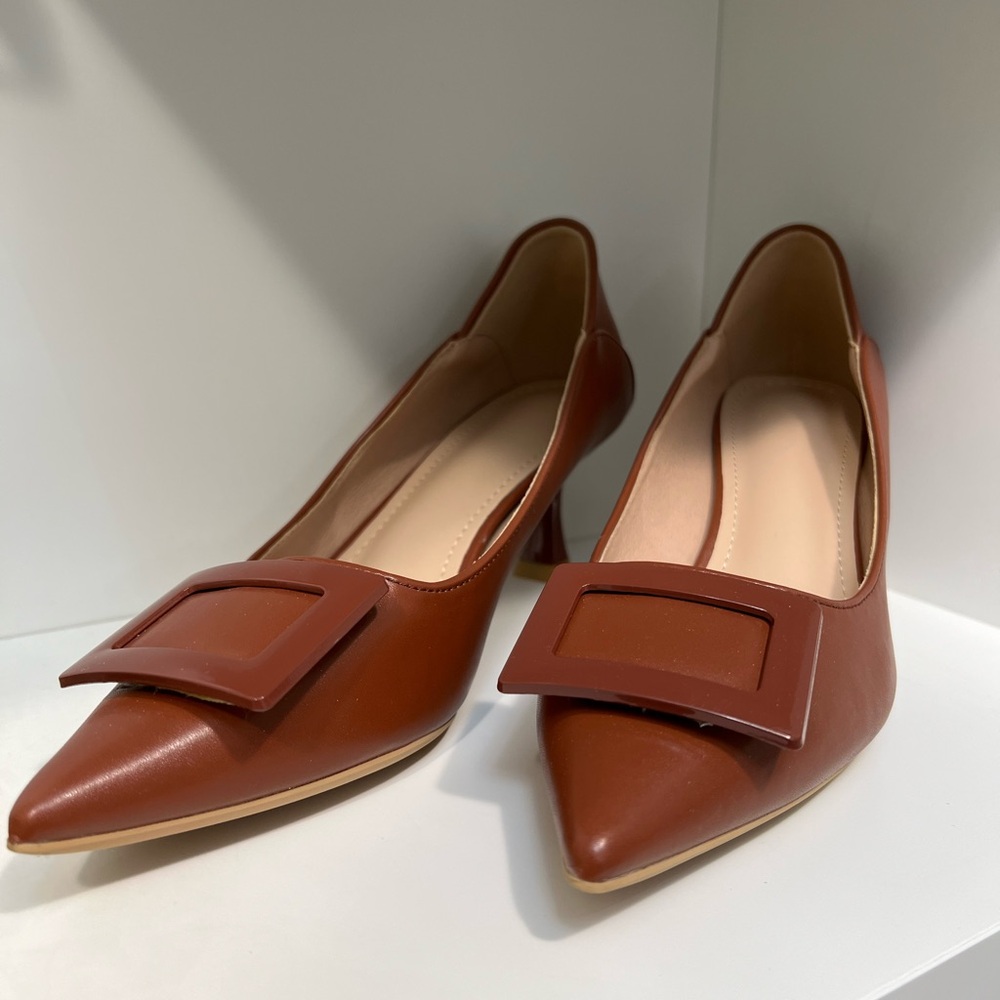 Brown 2” Heeled Shoes with Elegant Design Size 5.5